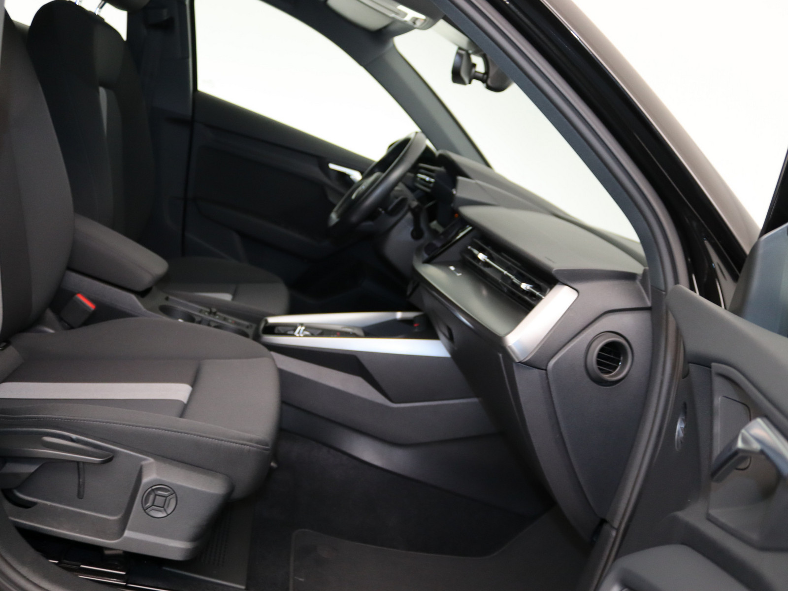 AUDI A3 Sportback 40 TFSI e advanced AUDI A3 Sportback 40 TFSI e advanced