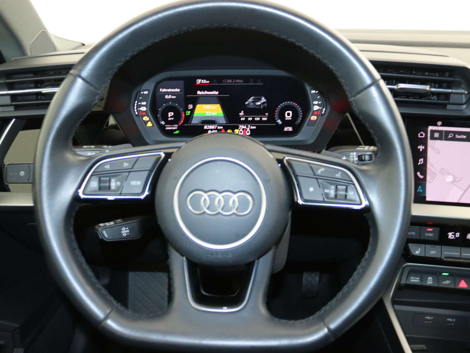 AUDI A3 Sportback 40 TFSI e advanced AUDI A3 Sportback 40 TFSI e advanced