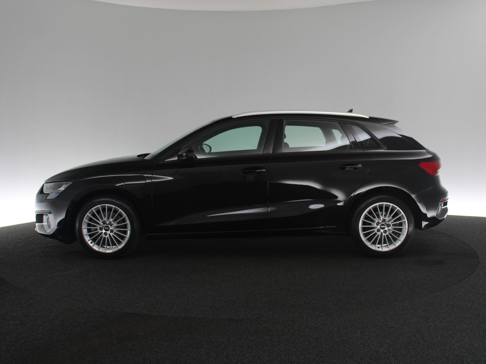 AUDI A3 Sportback 40 TFSI e advanced AUDI A3 Sportback 40 TFSI e advanced