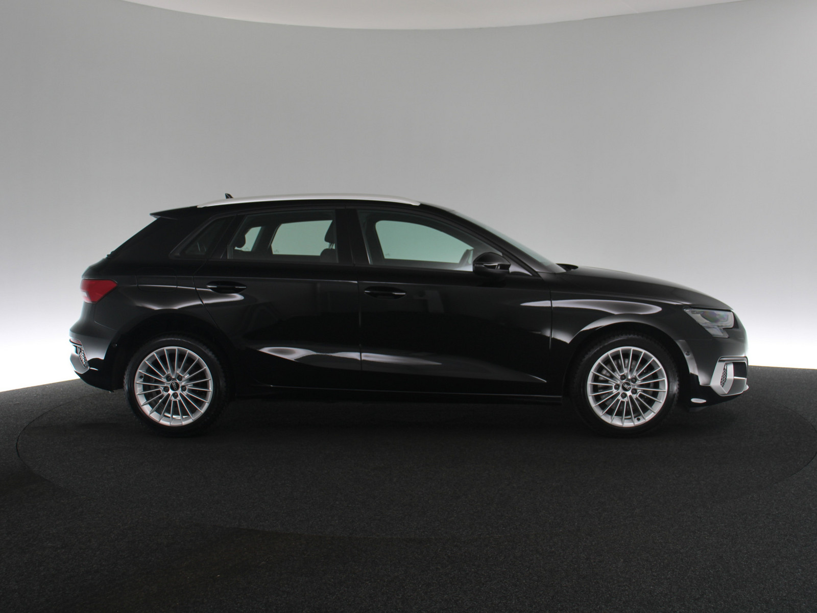 AUDI A3 Sportback 40 TFSI e advanced AUDI A3 Sportback 40 TFSI e advanced