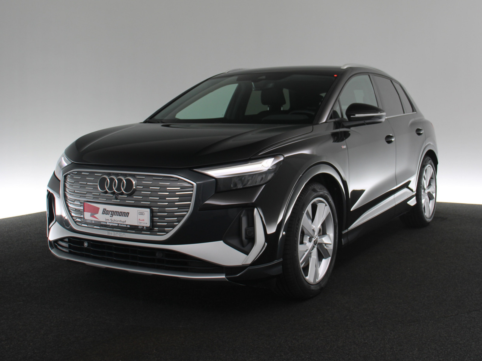 AUDI Q4 45 quattro LED ACC NAVI KAMERA PDC e-tron AUDI Q4 45 quattro LED ACC NAVI KAMERA PDC e-tron