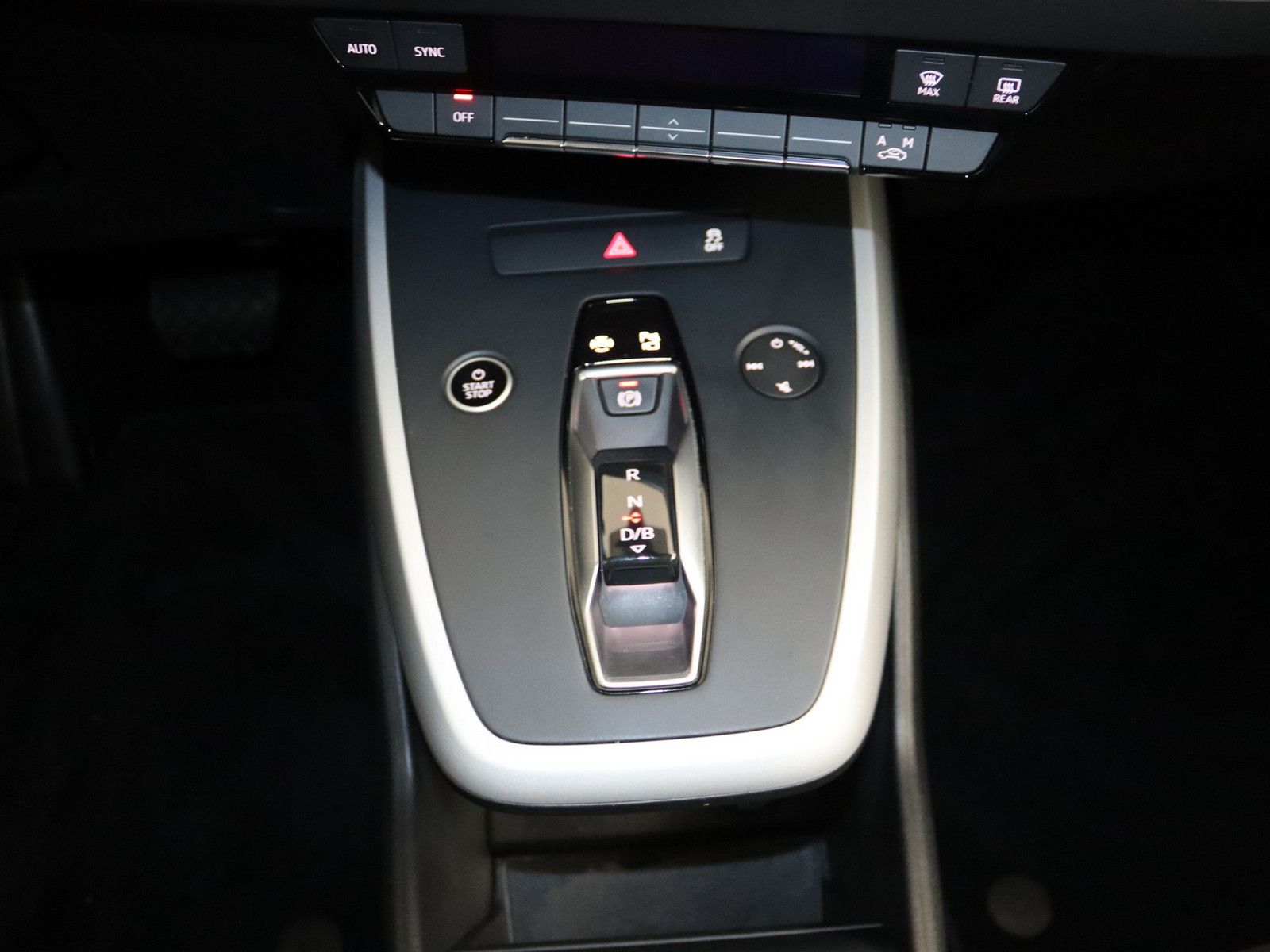 AUDI Q4 e-tron 45 quattro AUDI Q4 e-tron 45 quattro