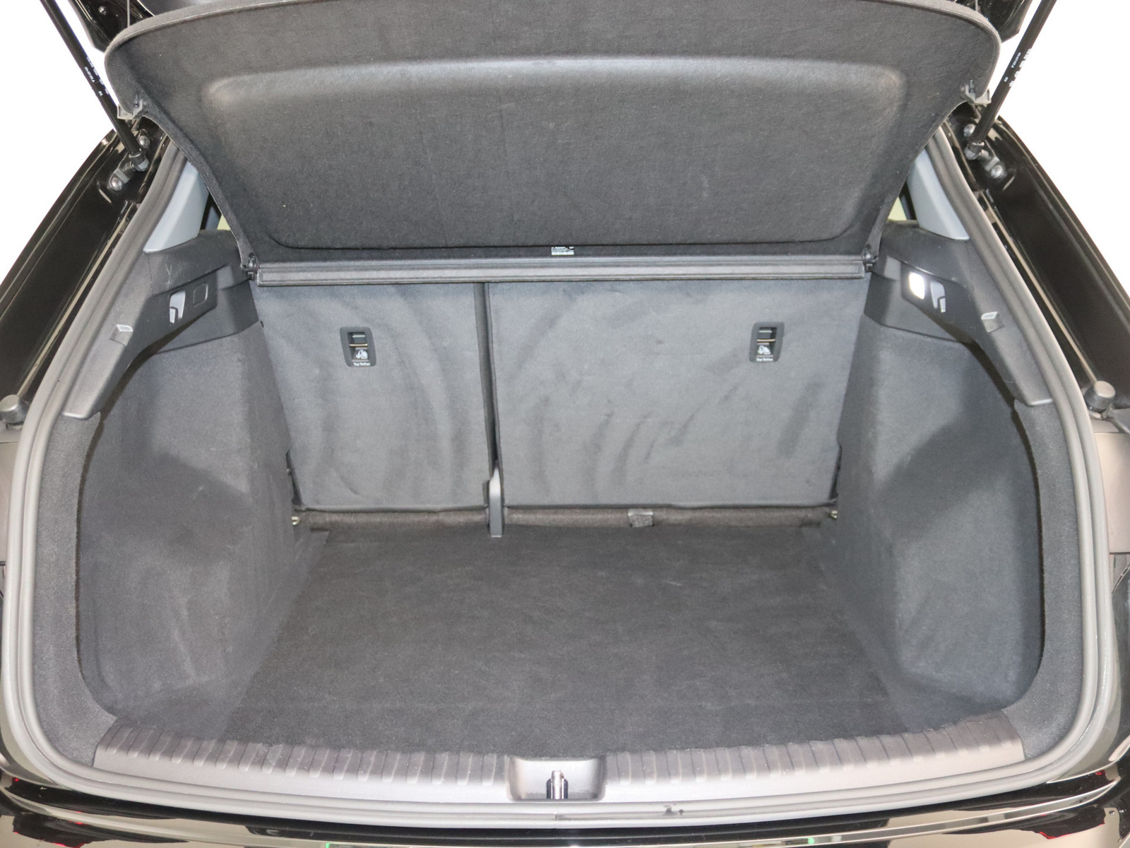 AUDI Q4 e-tron 45 quattro AUDI Q4 e-tron 45 quattro