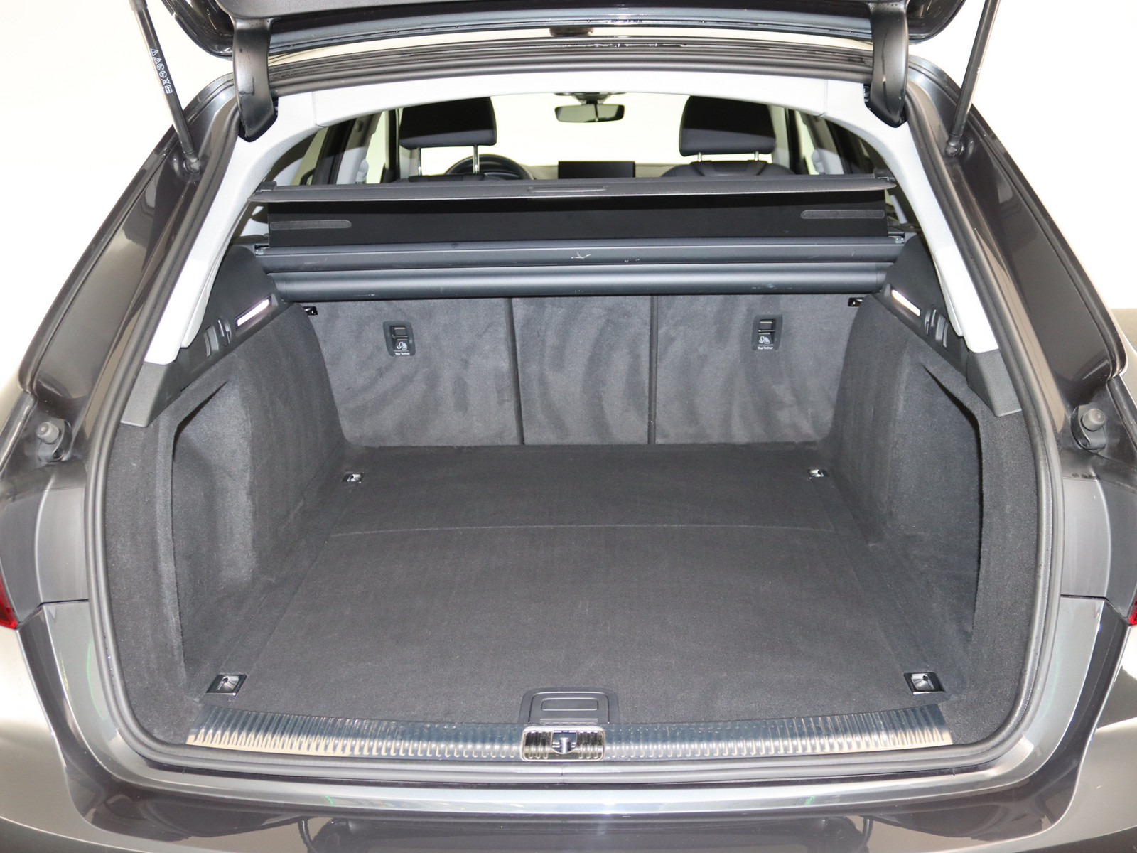 AUDI A4 Avant 35 TDI advanced AUDI A4 Avant 35 TDI advanced
