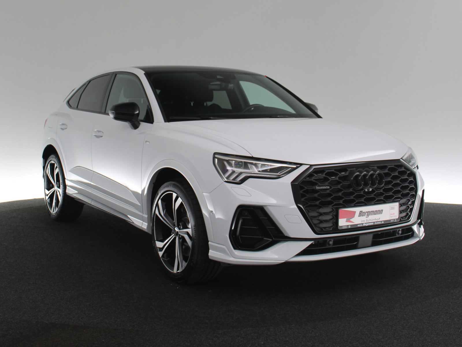 AUDI Q3 Sportback 2 x S-line 40 TDI AUDI Q3 Sportback 2 x S-line 40 TDI