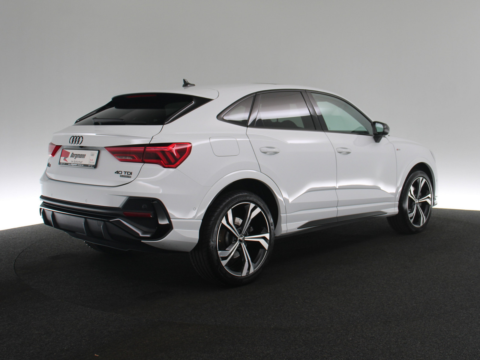 AUDI Q3 Sportback 2 x S-line 40 TDI AUDI Q3 Sportback 2 x S-line 40 TDI