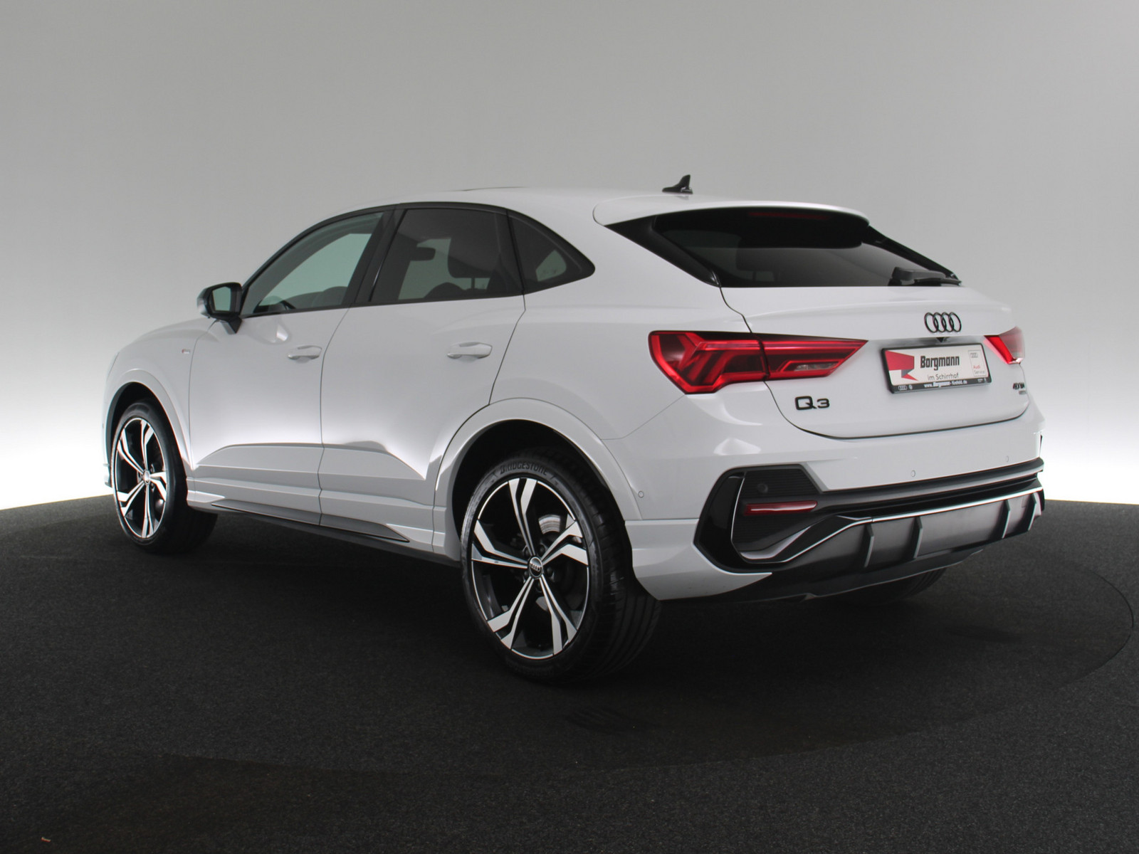 AUDI Q3 Sportback 2 x S-line 40 TDI AUDI Q3 Sportback 2 x S-line 40 TDI