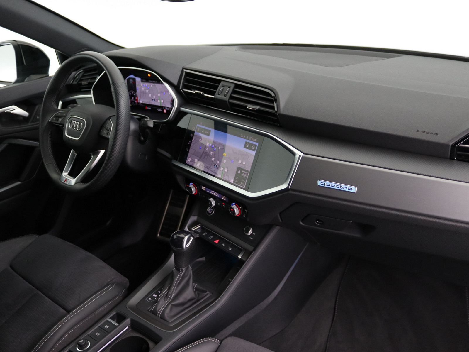 AUDI Q3 Sportback 2 x S-line 40 TDI AUDI Q3 Sportback 2 x S-line 40 TDI