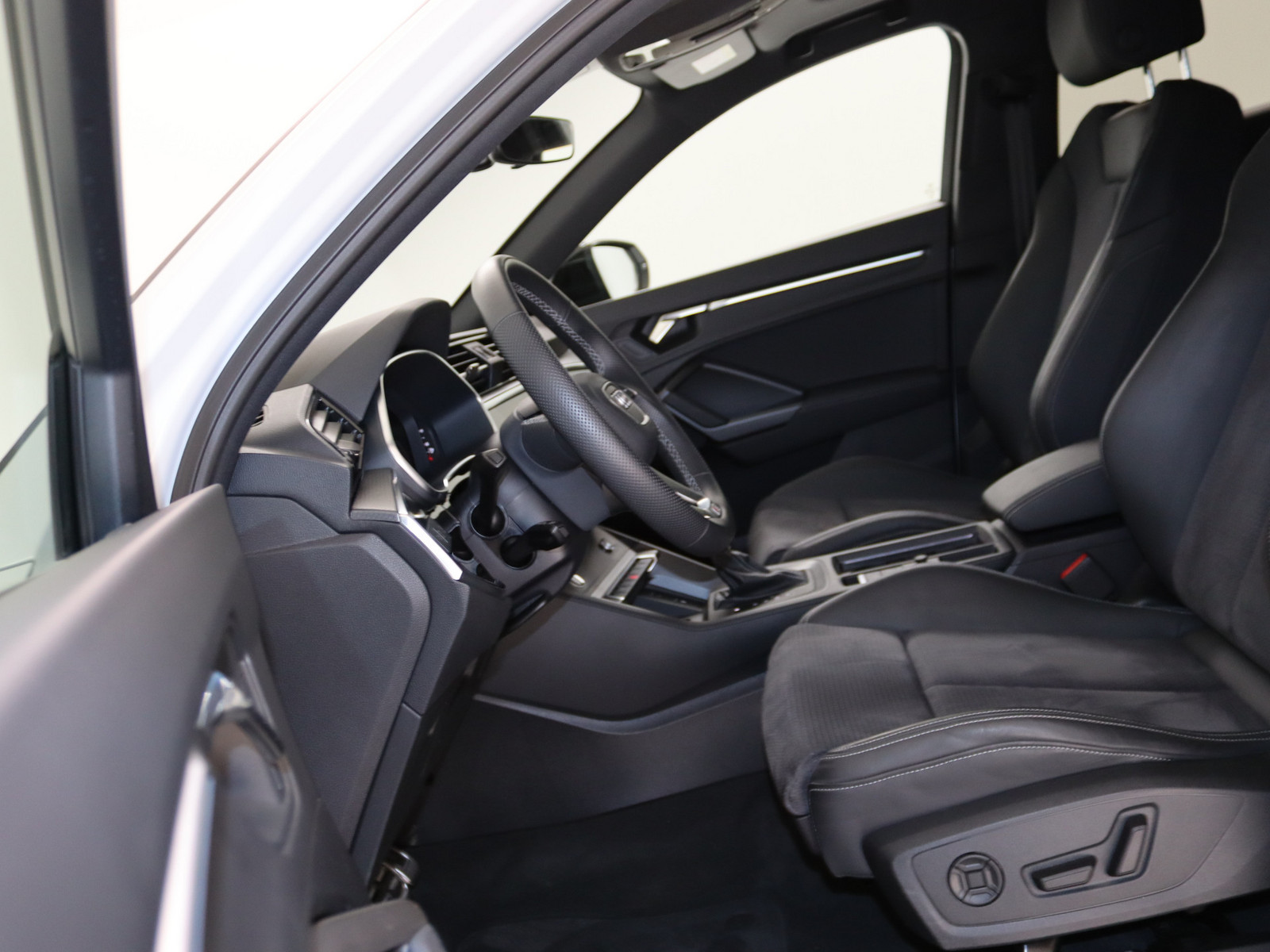 AUDI Q3 Sportback 2 x S-line 40 TDI AUDI Q3 Sportback 2 x S-line 40 TDI