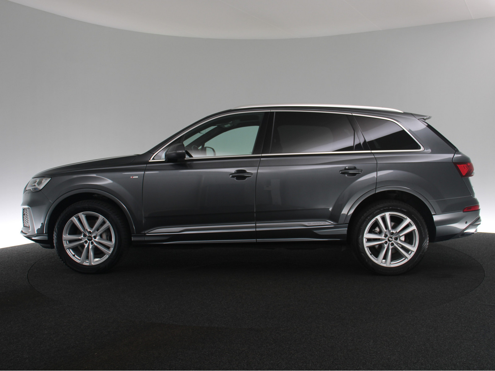 AUDI Q7 50 TDI quattro S line AUDI Q7 50 TDI quattro S line