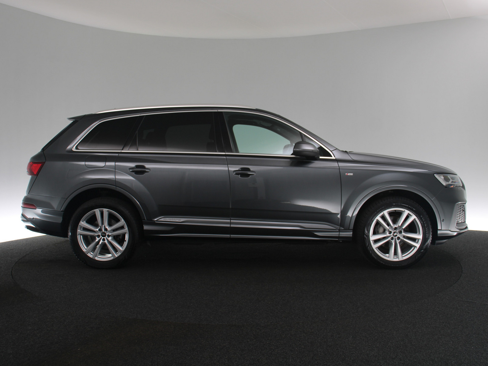 AUDI Q7 50 TDI quattro S line AUDI Q7 50 TDI quattro S line
