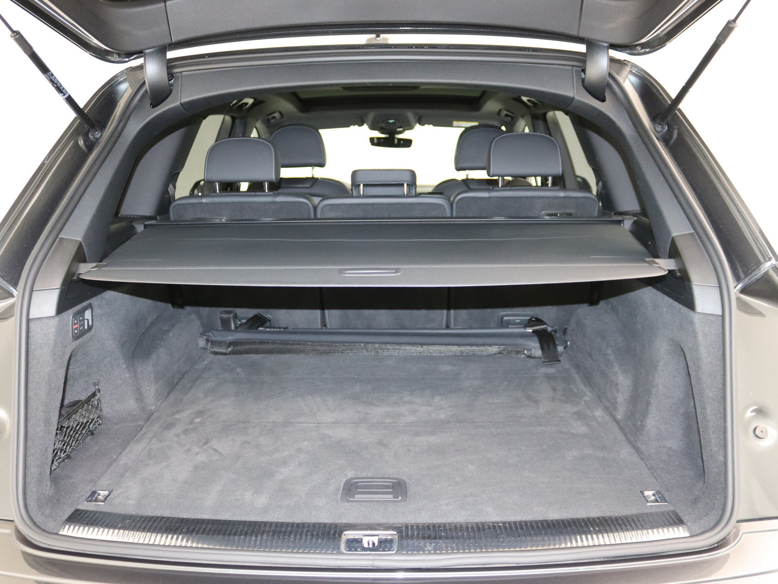 AUDI Q7 50 TDI quattro S line AUDI Q7 50 TDI quattro S line