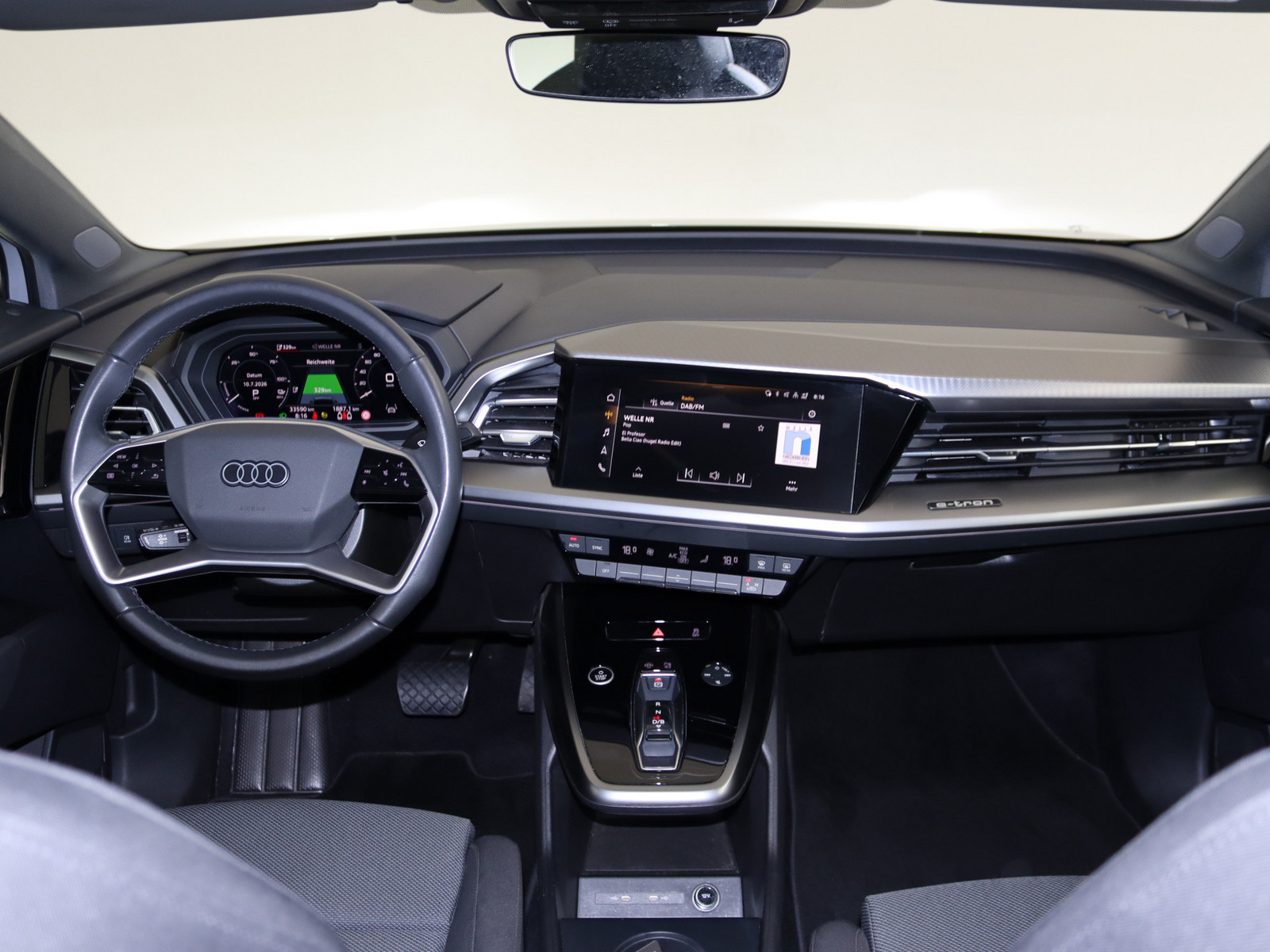 AUDI Q4 e-tron 40 AUDI Q4 e-tron 40