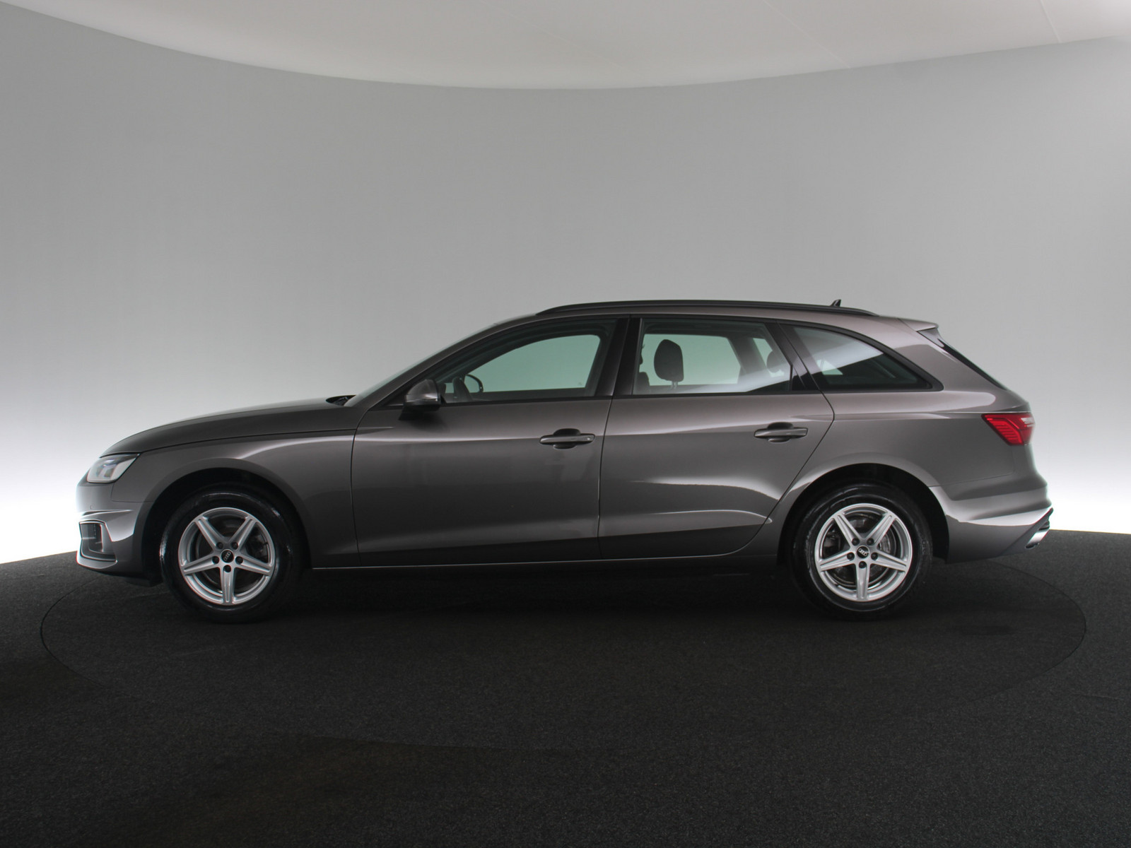 AUDI A4 Avant 35 TDI basis AUDI A4 Avant 35 TDI basis