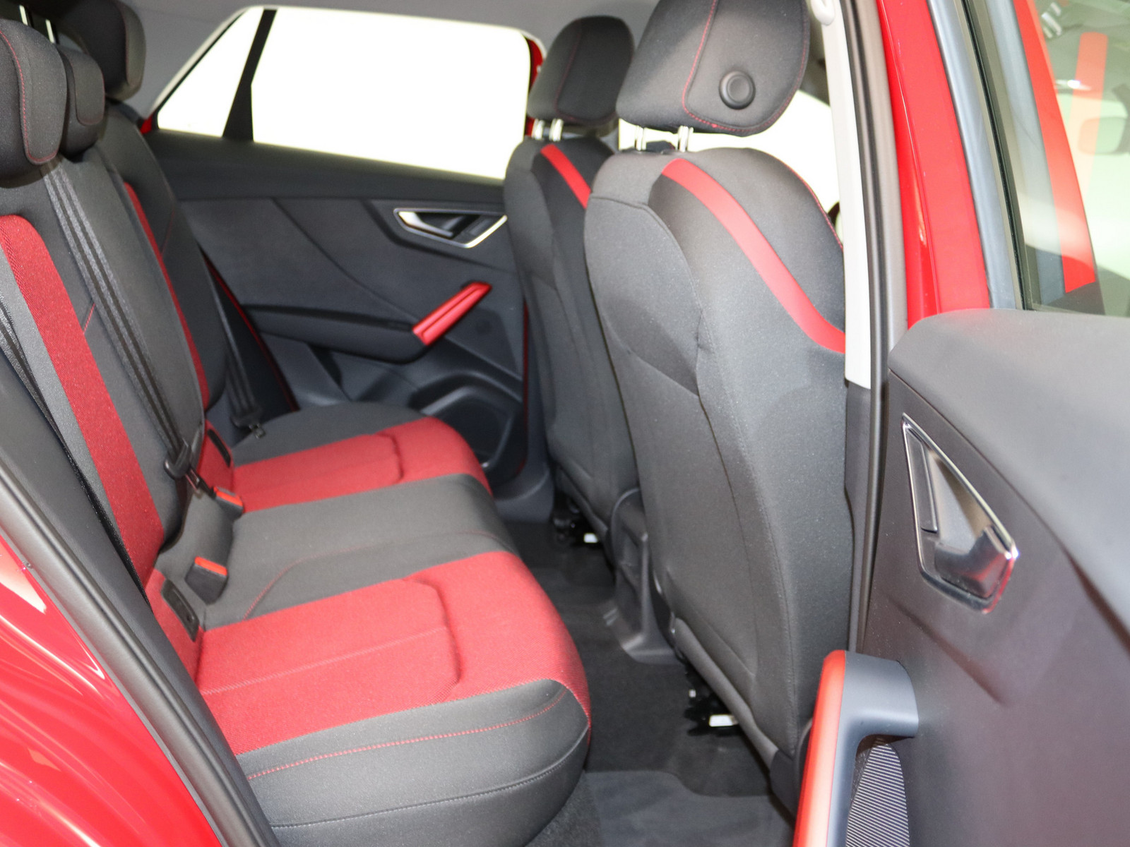 AUDI Q2 2.0 FSI quattro sport AUDI Q2 2.0 FSI quattro sport