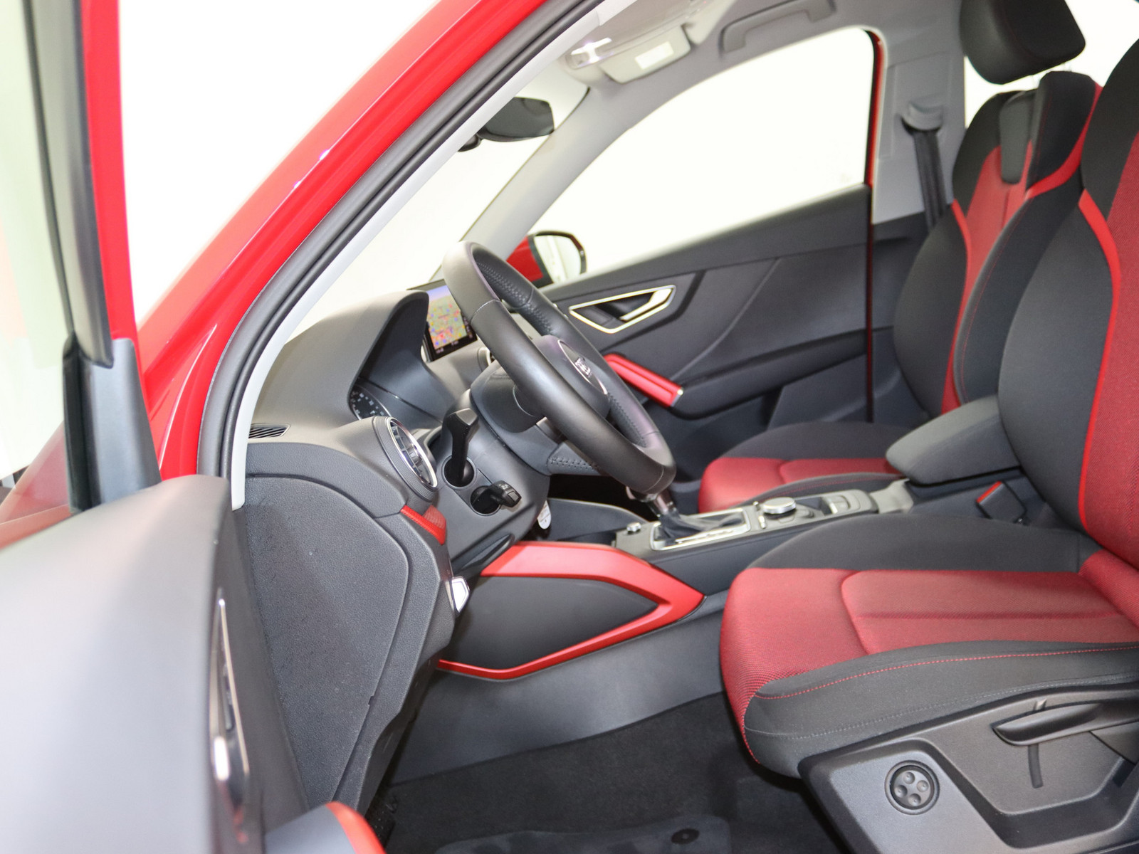 AUDI Q2 2.0 FSI quattro sport AUDI Q2 2.0 FSI quattro sport