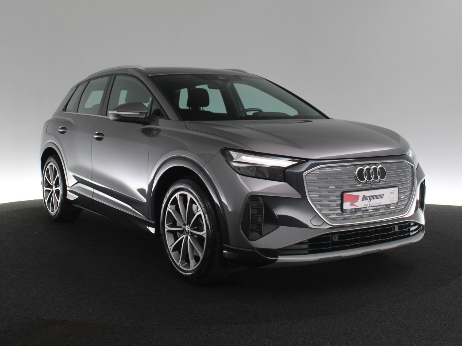 AUDI Q4 e-tron 40 AUDI Q4 e-tron 40