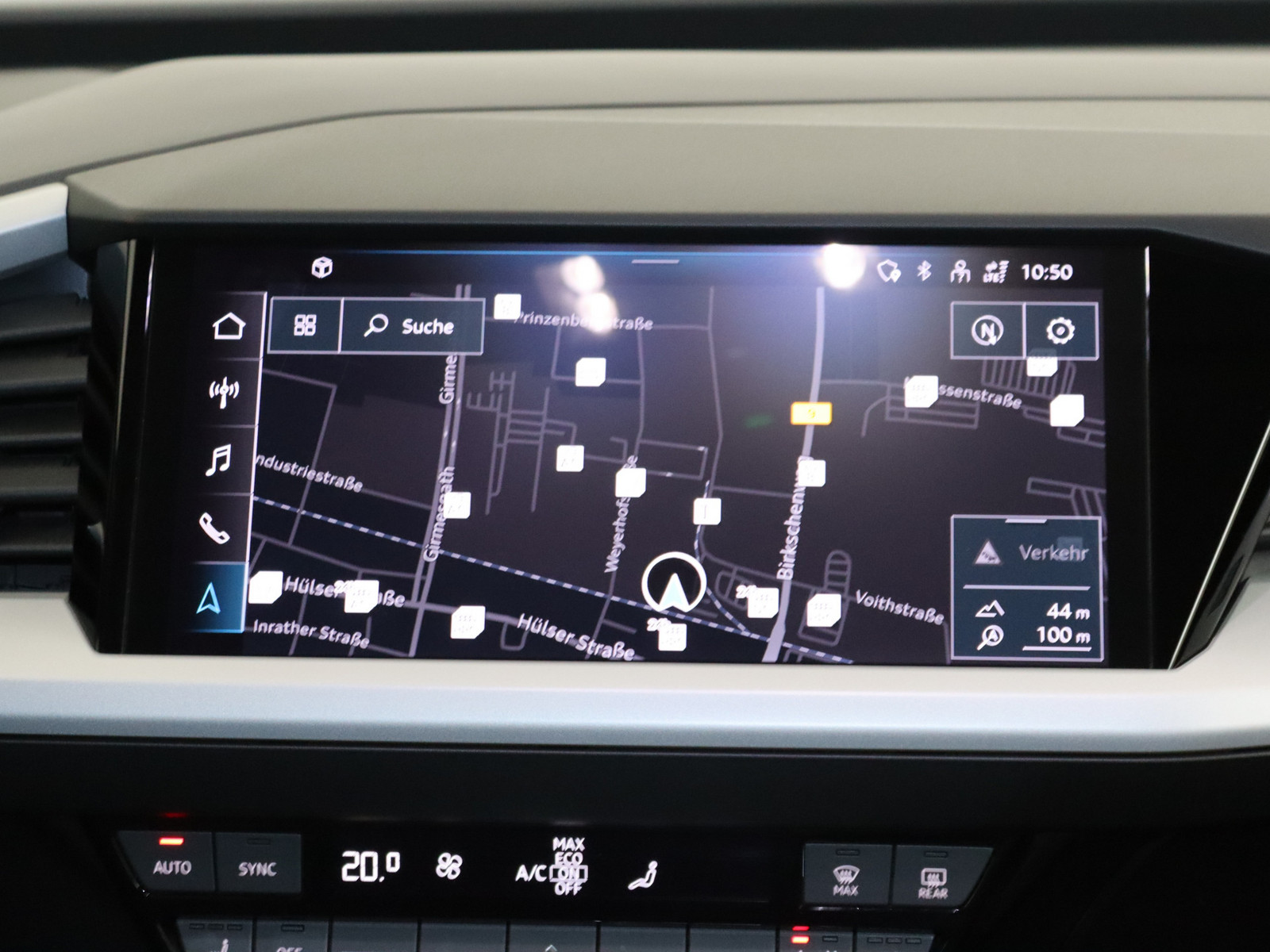 AUDI Q4 e-tron 40 AUDI Q4 e-tron 40