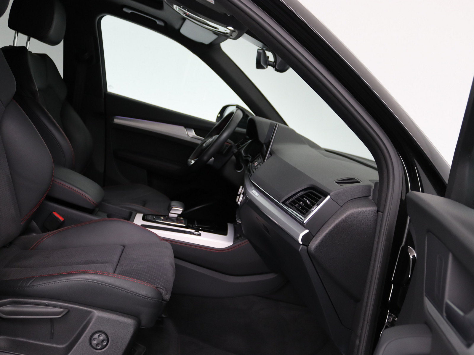 AUDI Q5 40 TFSI quattro S line AUDI Q5 40 TFSI quattro S line