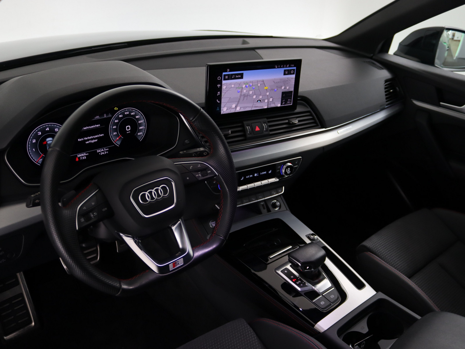 AUDI Q5 40 TFSI quattro S line AUDI Q5 40 TFSI quattro S line