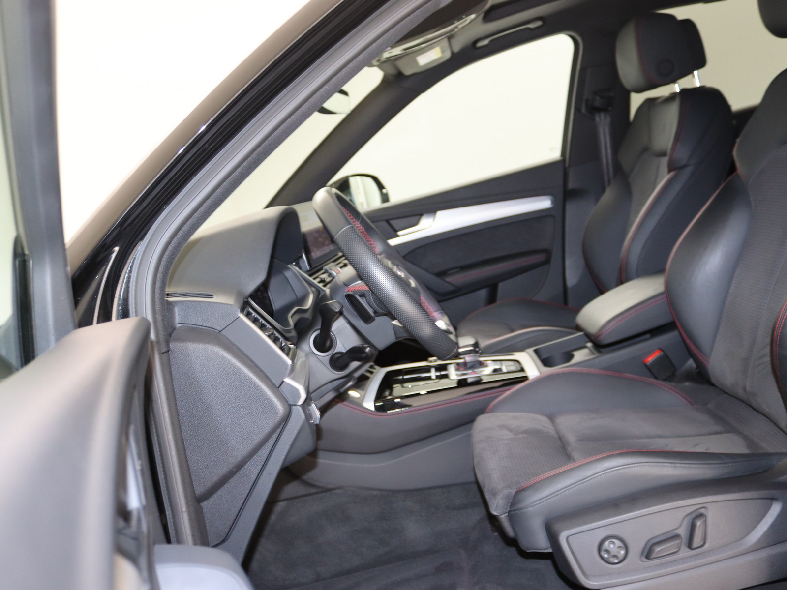 AUDI Q5 40 TFSI quattro S line AUDI Q5 40 TFSI quattro S line
