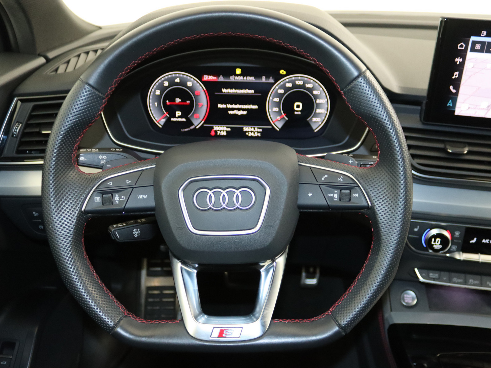 AUDI Q5 40 TFSI quattro S line AUDI Q5 40 TFSI quattro S line