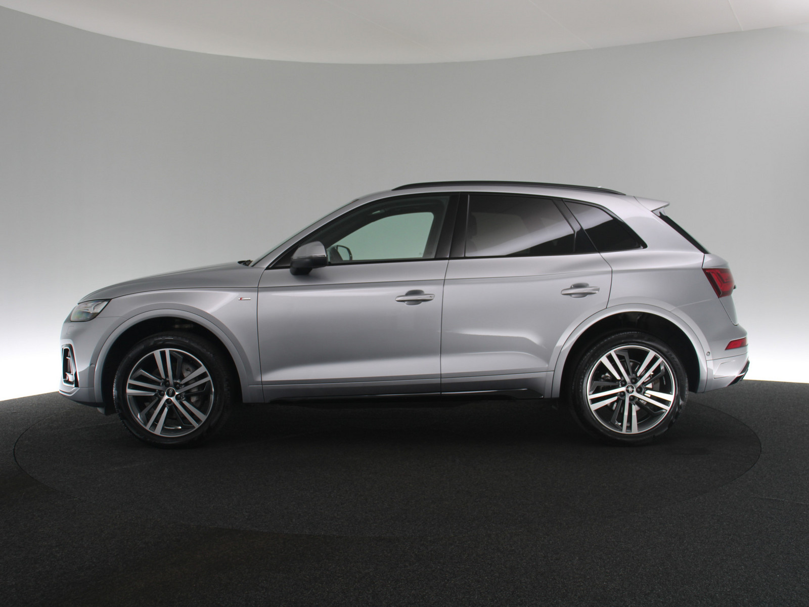 AUDI Q5 50 TDI quattro S line AUDI Q5 50 TDI quattro S line