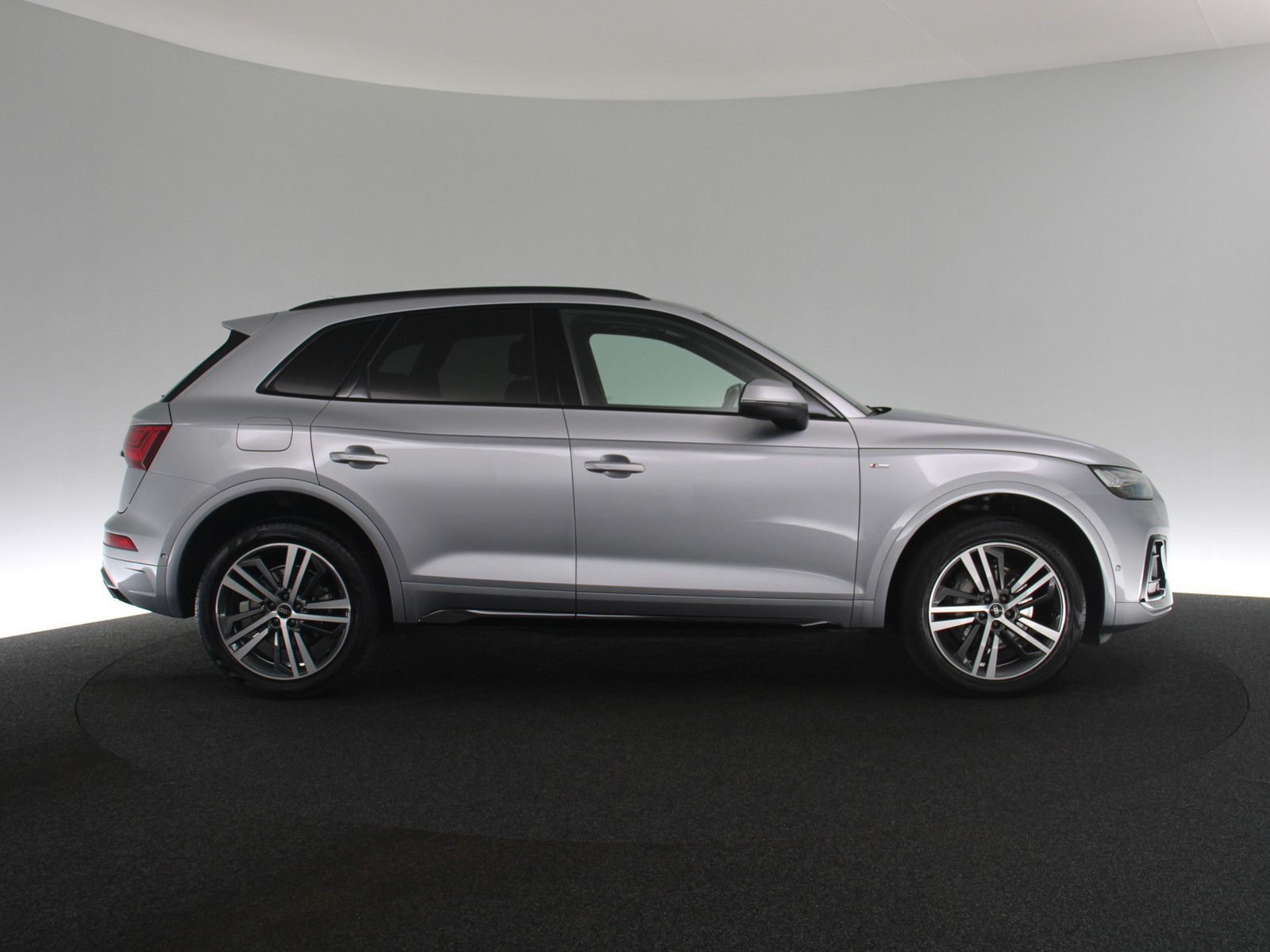 AUDI Q5 50 TDI quattro S line AUDI Q5 50 TDI quattro S line