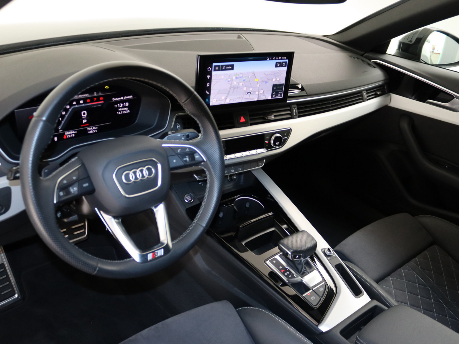 AUDI A4 Lim. 40 TFSI S line AUDI A4 Lim. 40 TFSI S line