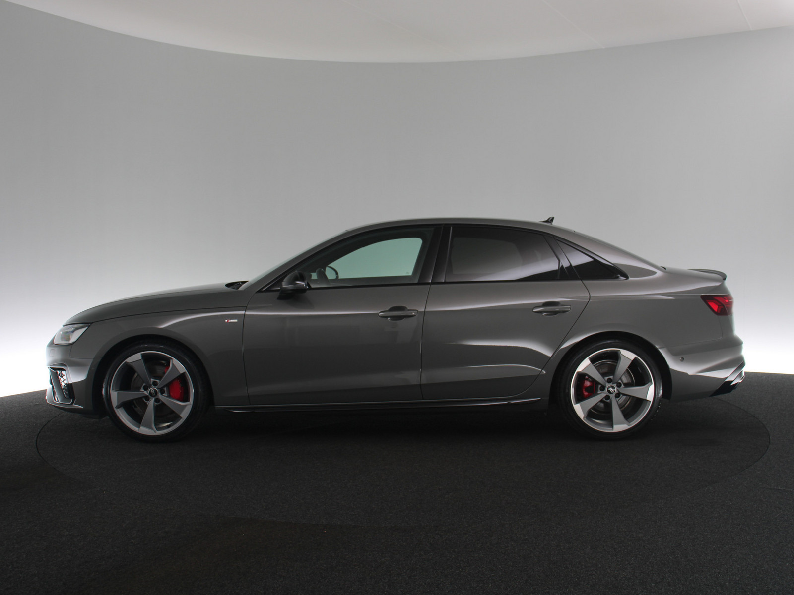 AUDI A4 Lim. 40 TFSI S line AUDI A4 Lim. 40 TFSI S line
