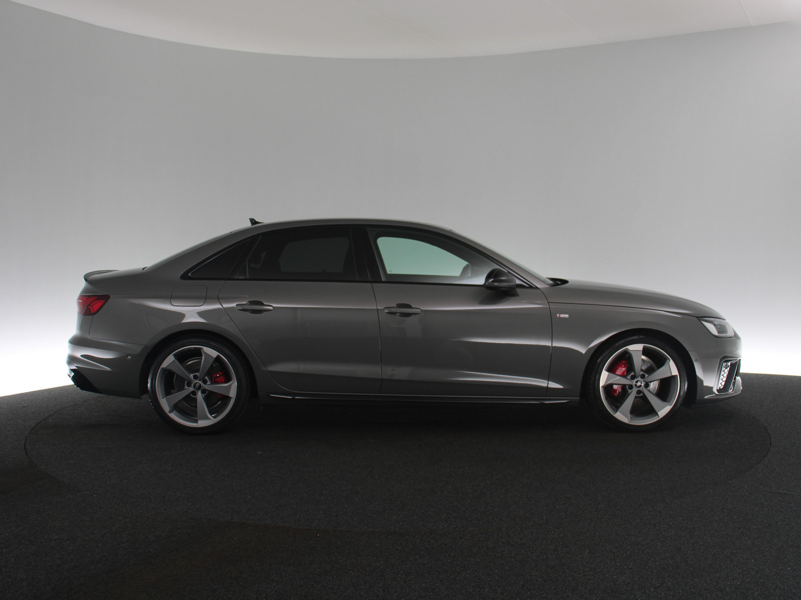AUDI A4 Lim. 40 TFSI S line AUDI A4 Lim. 40 TFSI S line