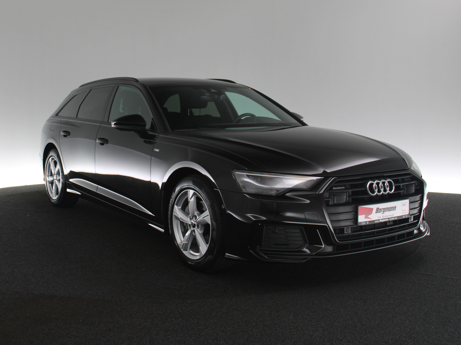 AUDI A6 Avant 40 TDI quattro S-line AUDI A6 Avant 40 TDI quattro S-line