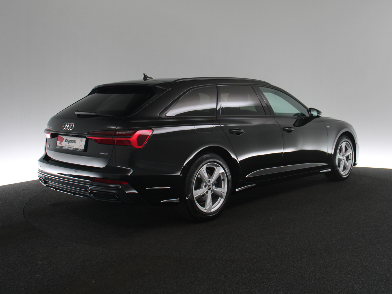 AUDI A6 Avant 40 TDI quattro S-line AUDI A6 Avant 40 TDI quattro S-line
