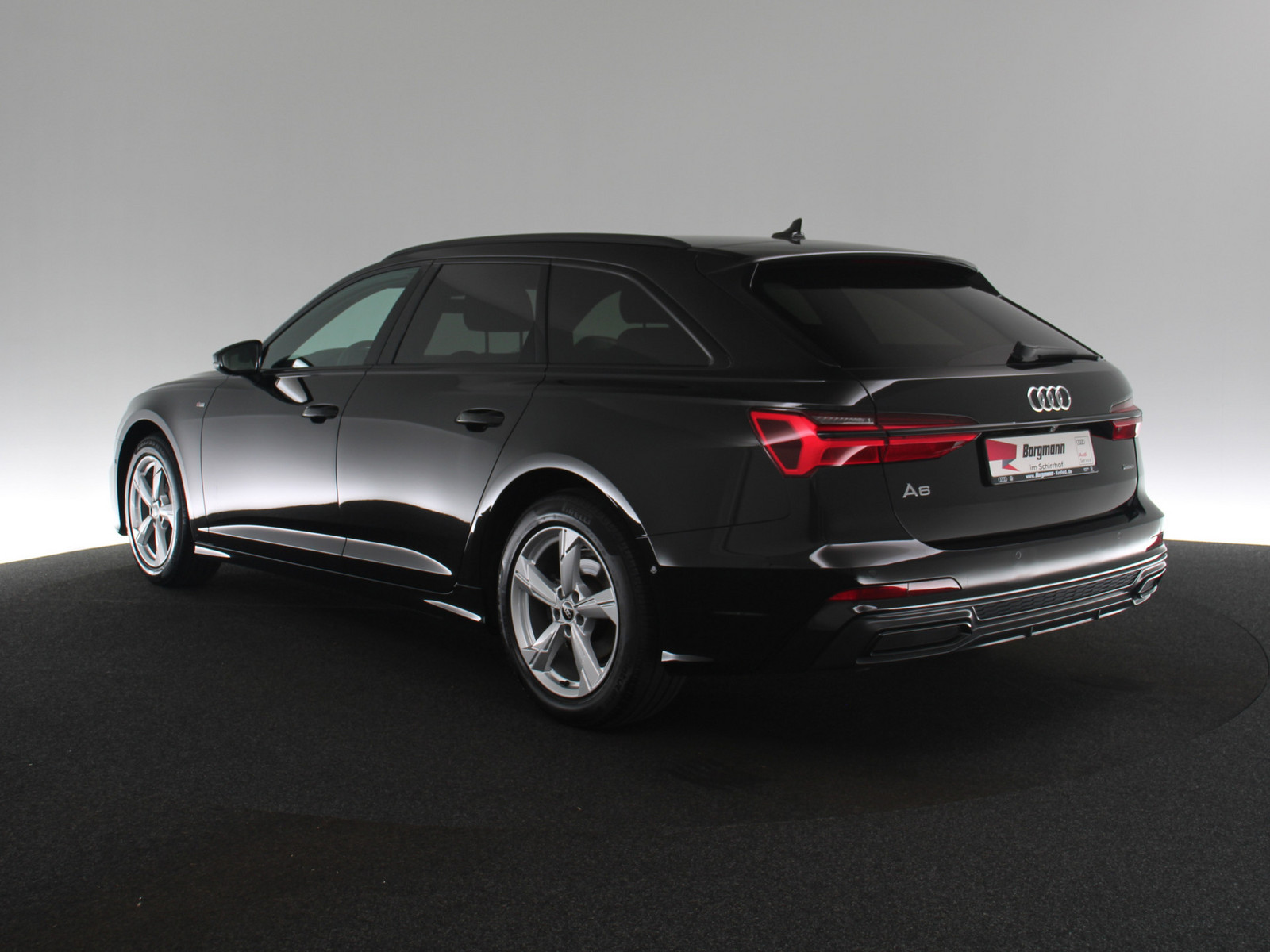 AUDI A6 Avant 40 TDI quattro S-line AUDI A6 Avant 40 TDI quattro S-line