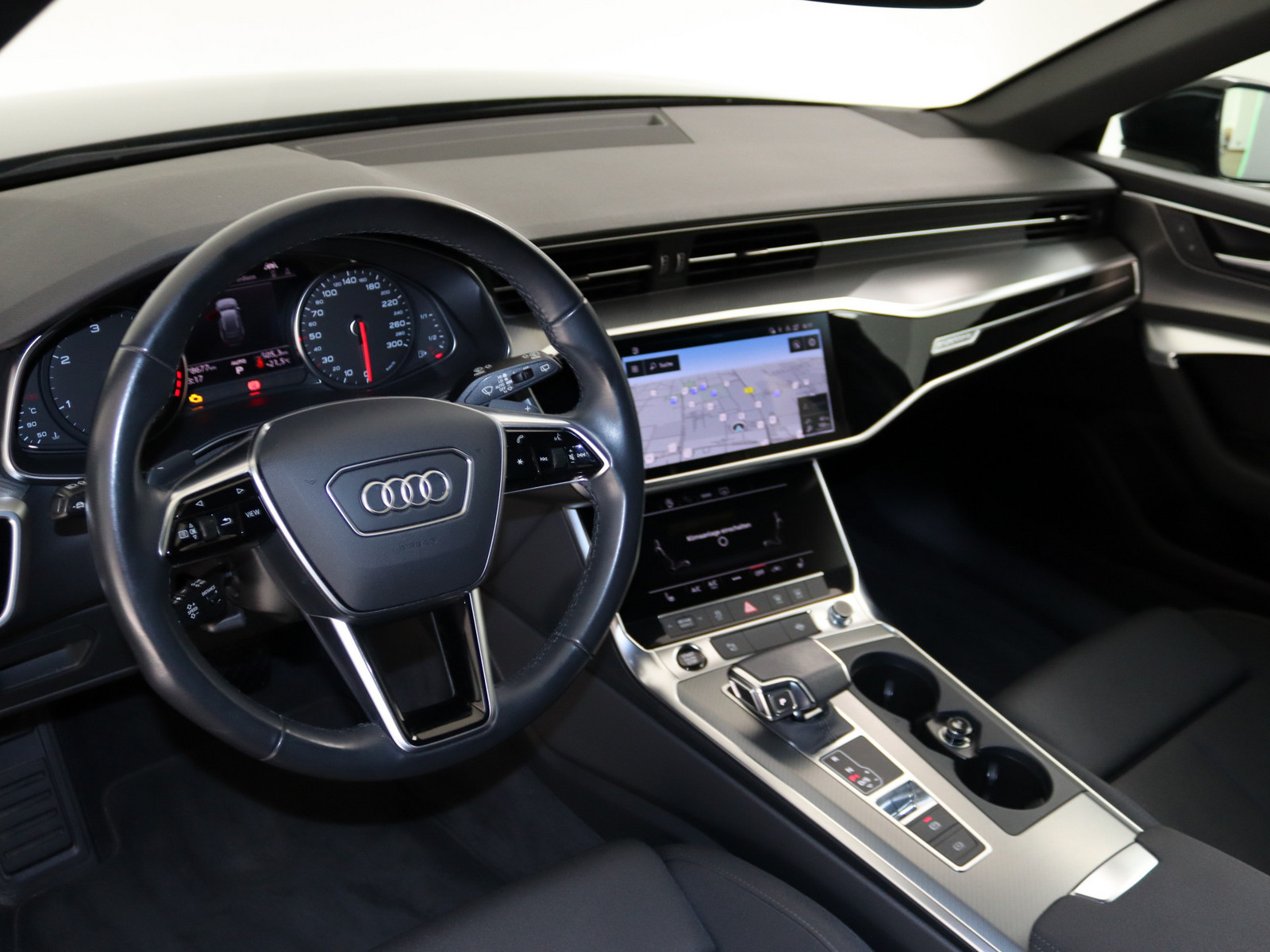 AUDI A6 Avant 40 TDI quattro S-line AUDI A6 Avant 40 TDI quattro S-line