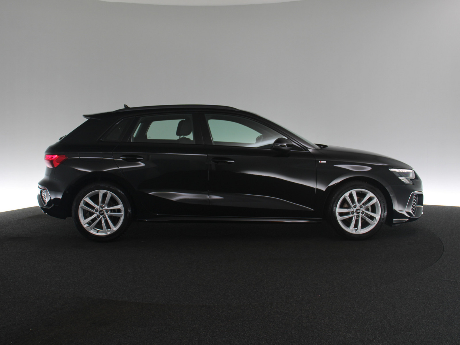 AUDI A3 Sportback 35 TFSI S line AUDI A3 Sportback 35 TFSI S line