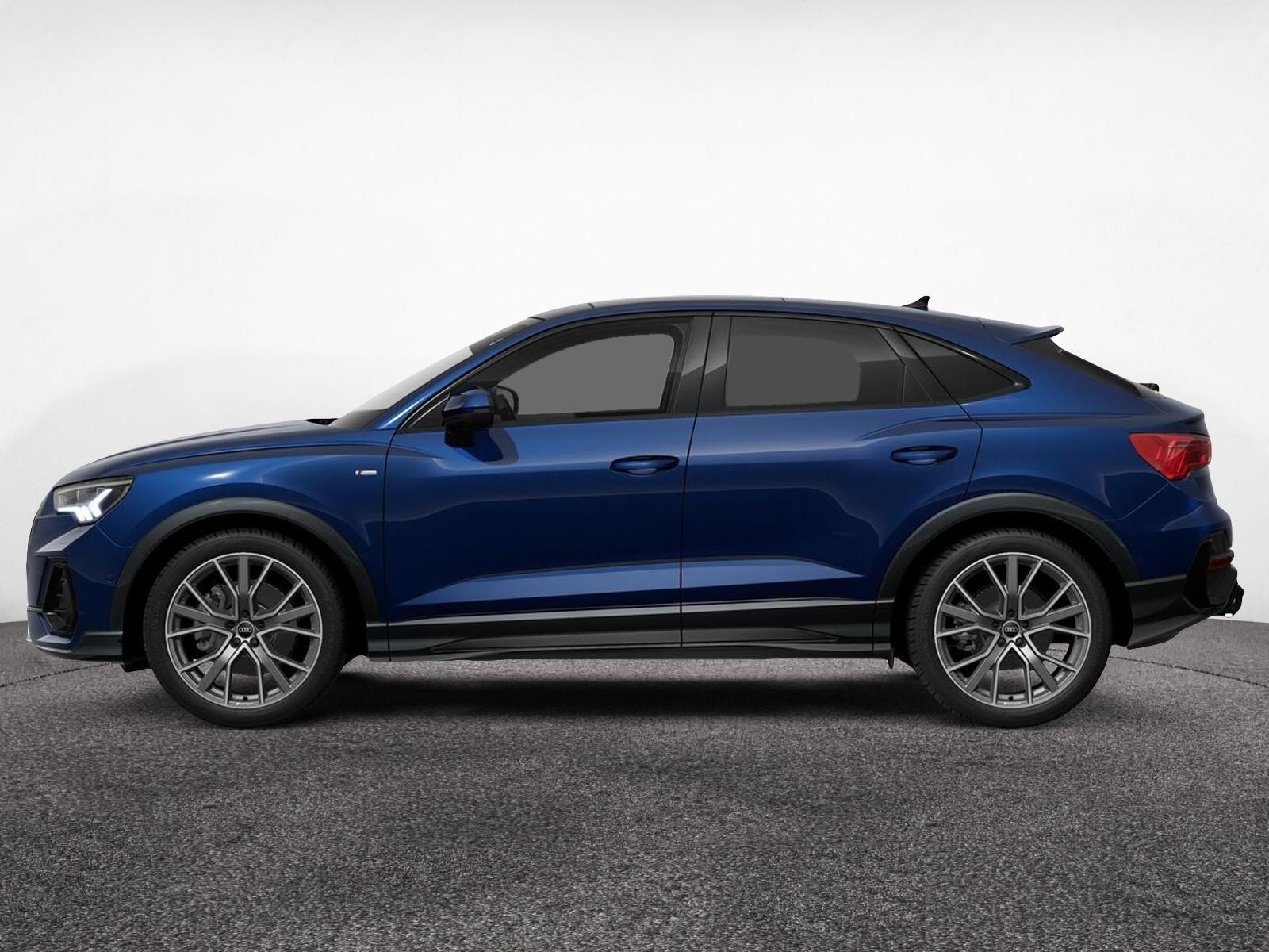 AUDI Q3 Sportback 40 TFSI quattro S line AUDI Q3 Sportback 40 TFSI quattro S line