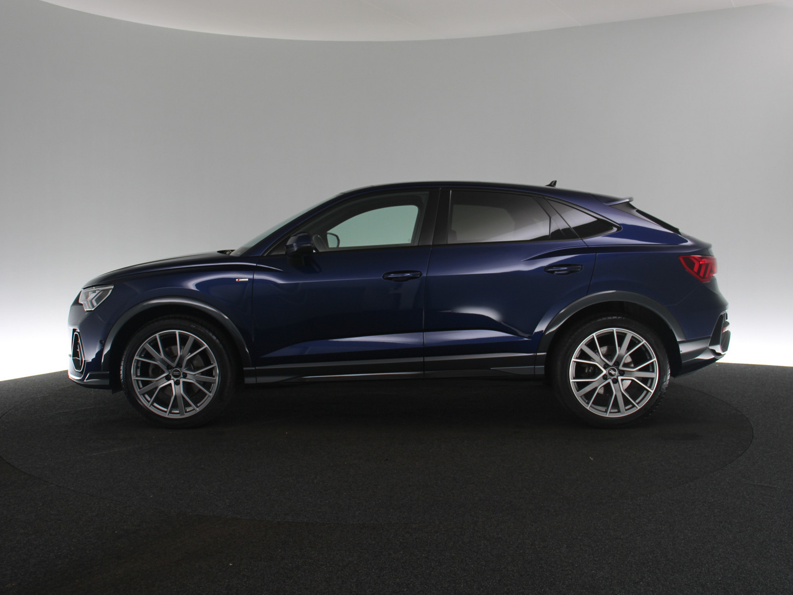 AUDI Q3 Sportback 40 TFSI quattro S line AUDI Q3 Sportback 40 TFSI quattro S line