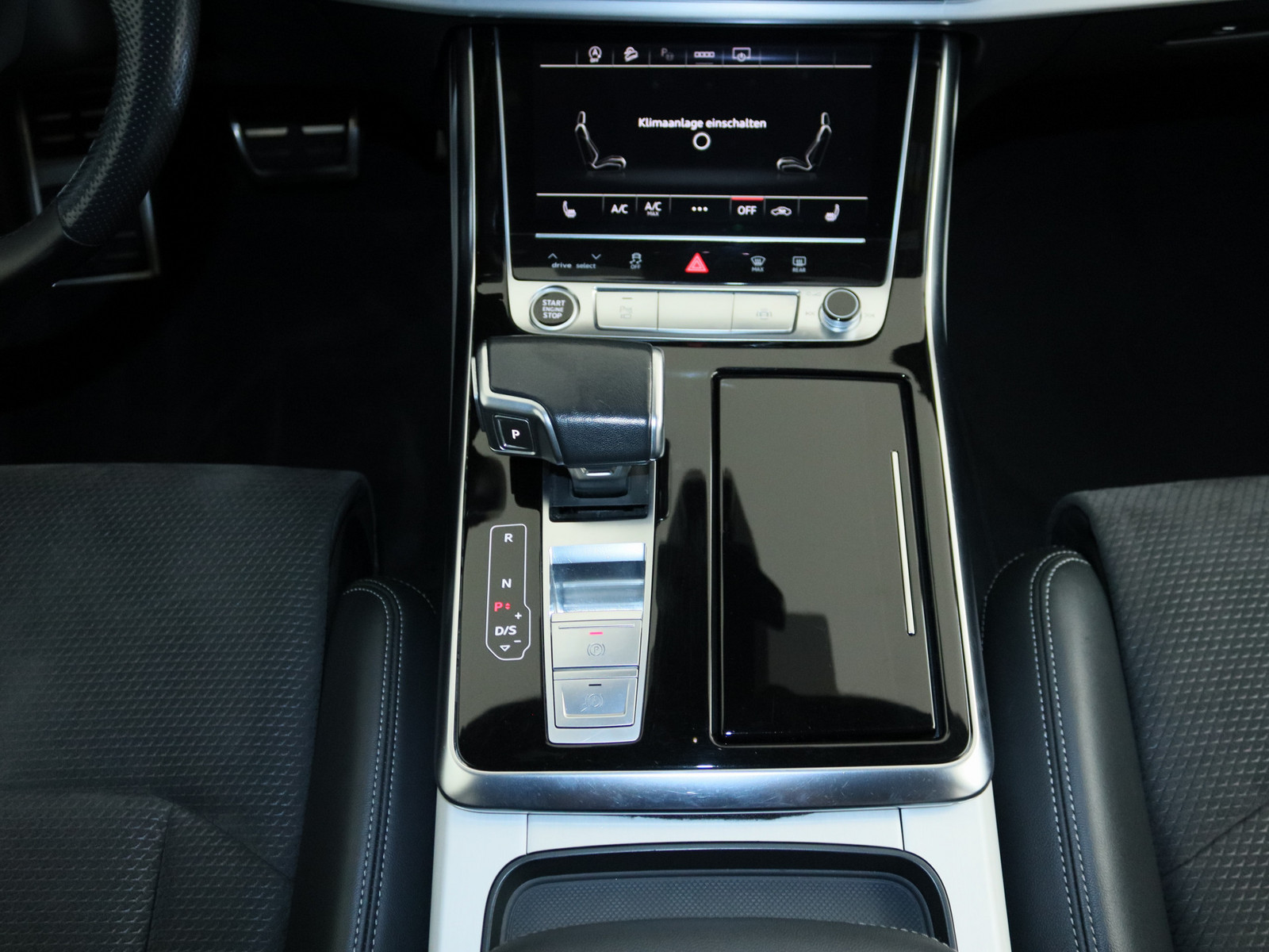 AUDI Q7 55 TFSI quattro S line AUDI Q7 55 TFSI quattro S line