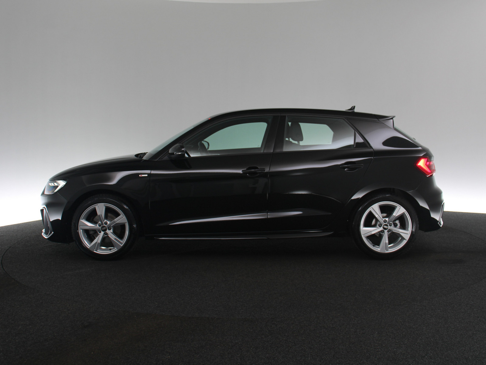 AUDI A1 Sportback 30 TFSI S line AUDI A1 Sportback 30 TFSI S line