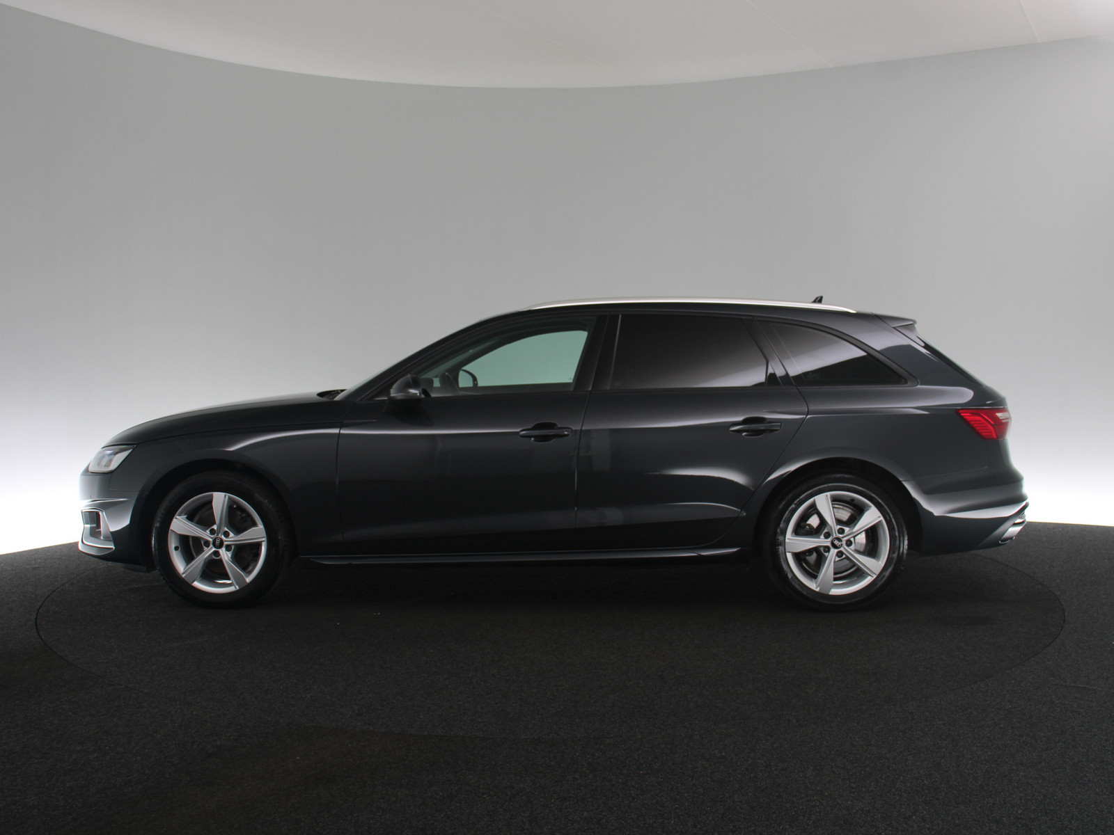 AUDI A4 Avant 35 TDI advanced AUDI A4 Avant 35 TDI advanced