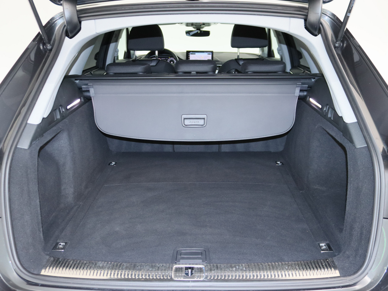 AUDI A4 Avant 35 TDI advanced AUDI A4 Avant 35 TDI advanced