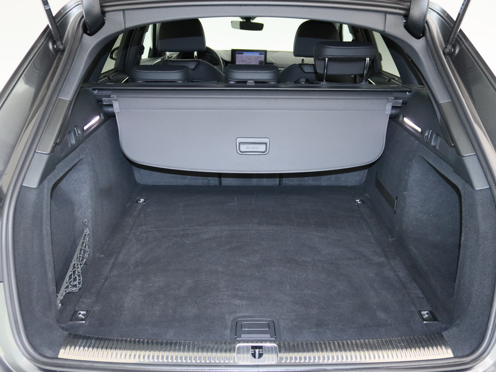 AUDI A4 Avant 40 TDI S line AUDI A4 Avant 40 TDI S line
