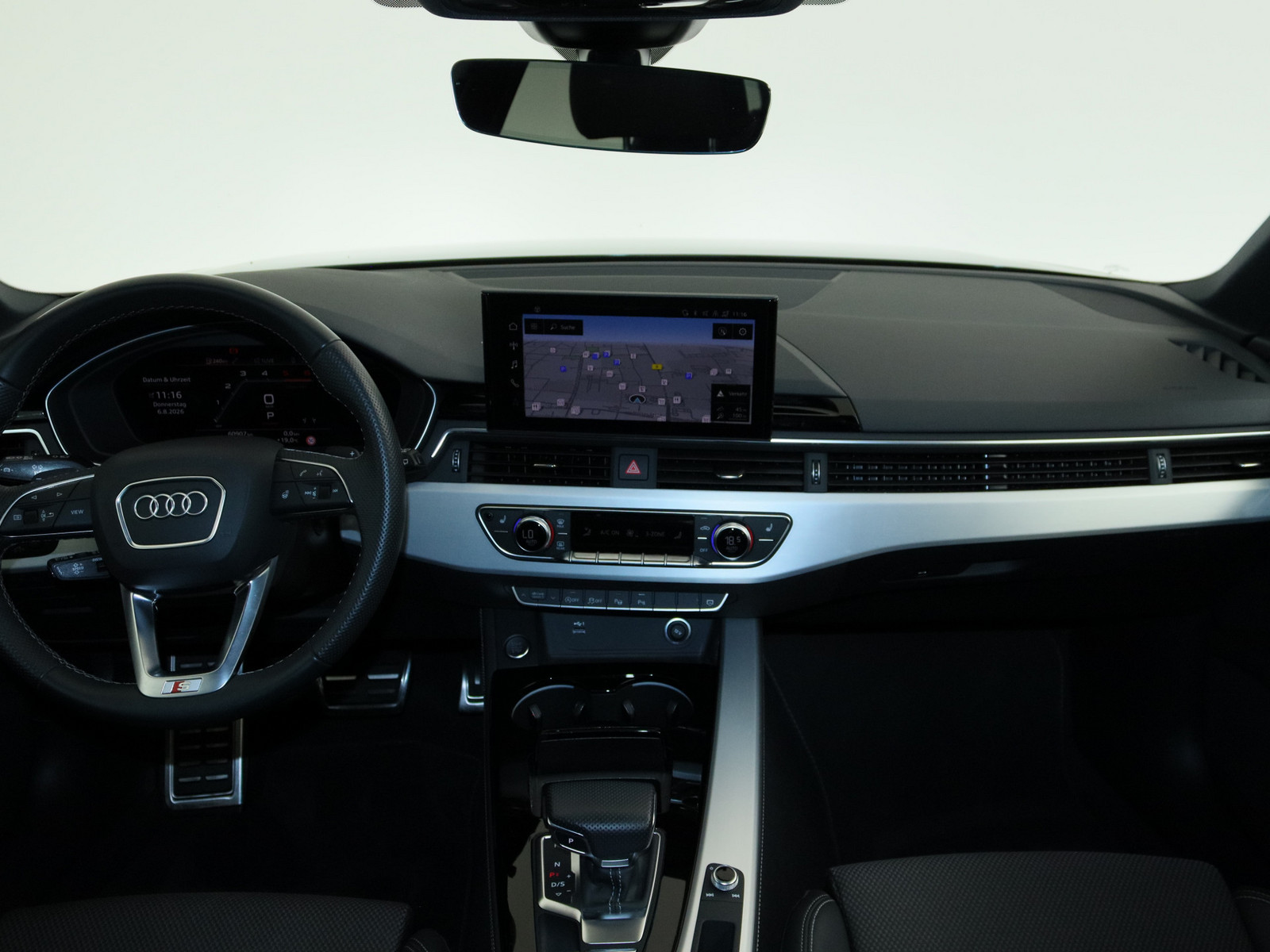 AUDI A4 Avant 40 TDI S line AUDI A4 Avant 40 TDI S line