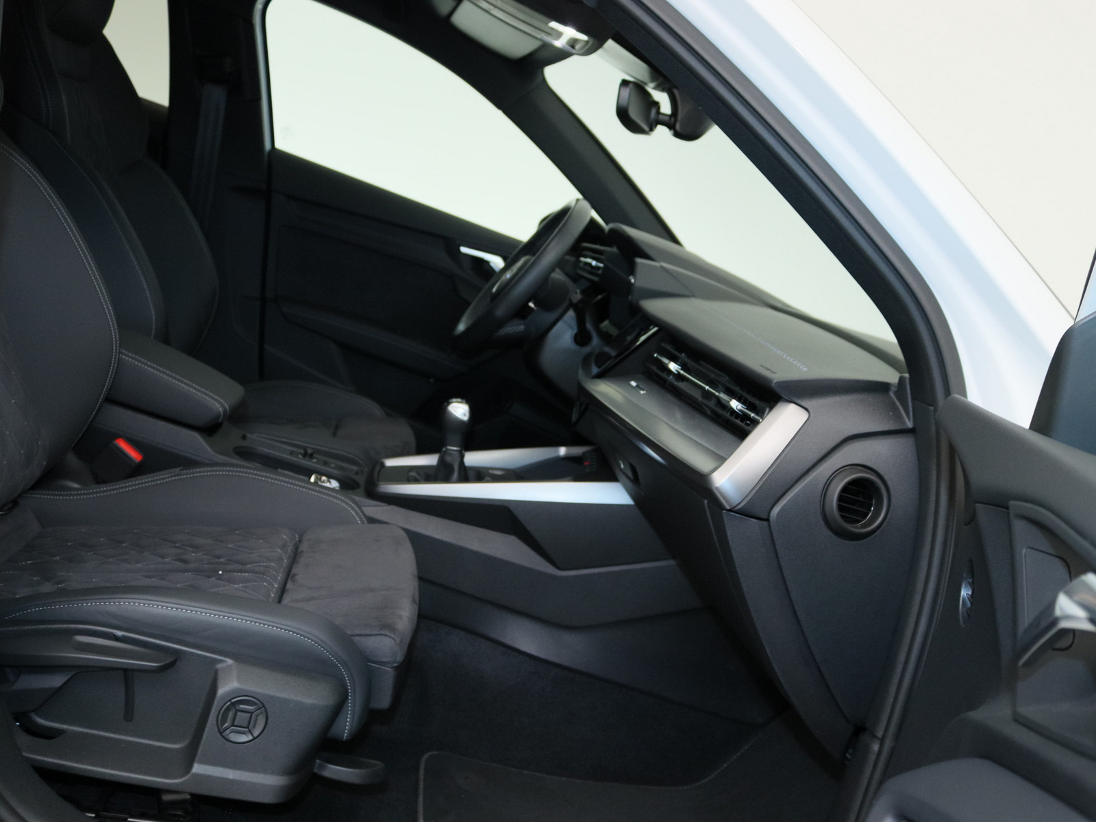 AUDI A3 Sportback 35 TFSI S line AUDI A3 Sportback 35 TFSI S line