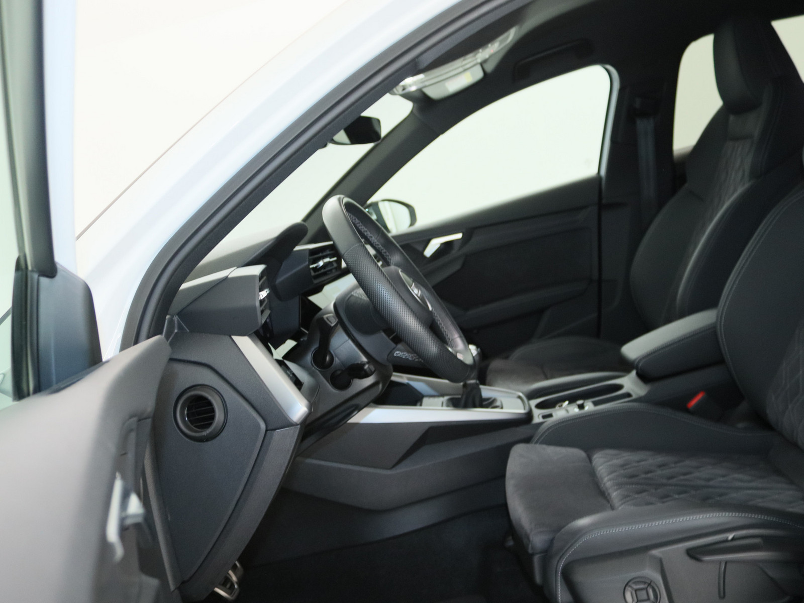 AUDI A3 Sportback 35 TFSI S line AUDI A3 Sportback 35 TFSI S line