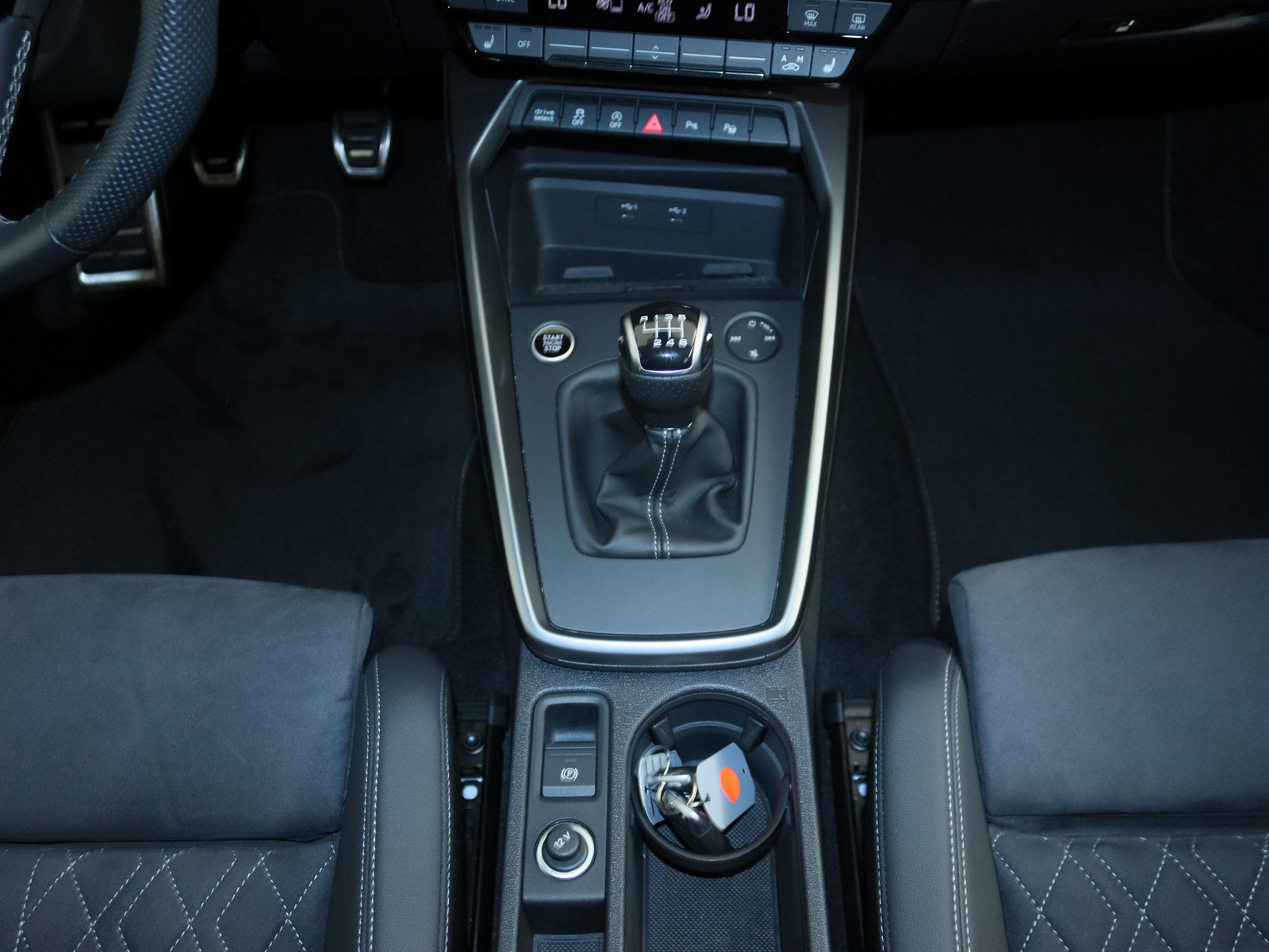 AUDI A3 Sportback 35 TFSI S line AUDI A3 Sportback 35 TFSI S line