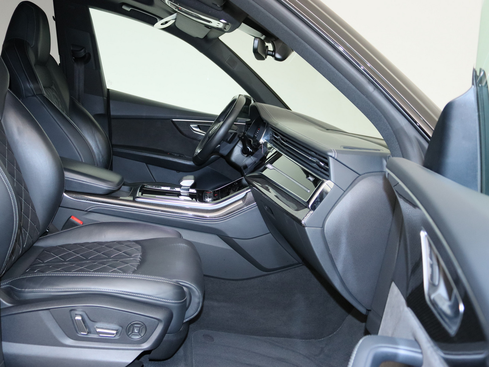 AUDI SQ8 FSI 4.0 TFSI quattro AUDI SQ8 FSI 4.0 TFSI quattro