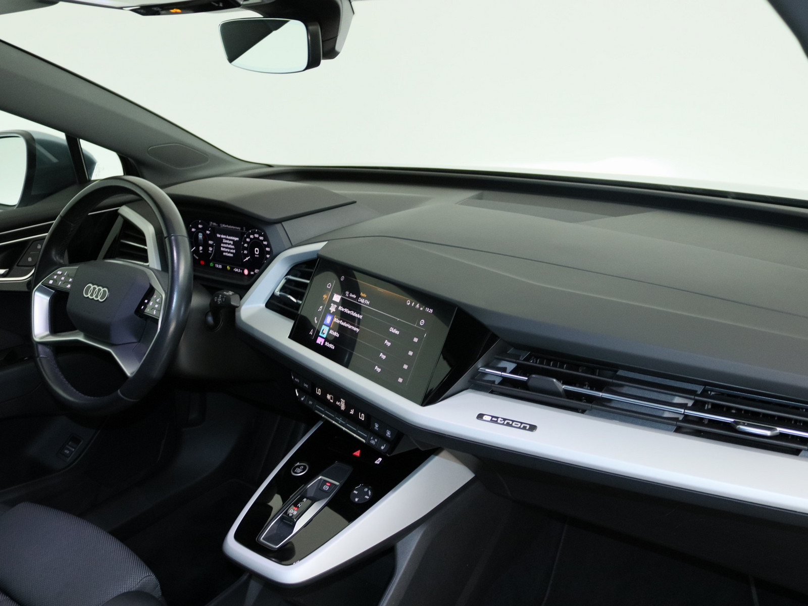 AUDI Q4 e-tron 35 AUDI Q4 e-tron 35