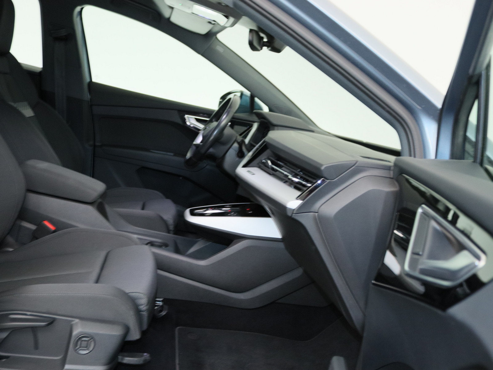 AUDI Q4 e-tron 35 AUDI Q4 e-tron 35